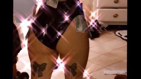 Photo nue de fuite OnlyFans de Mitza