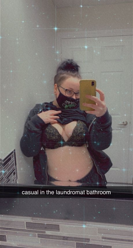 Photo nue de fuite OnlyFans de Peach Queen 