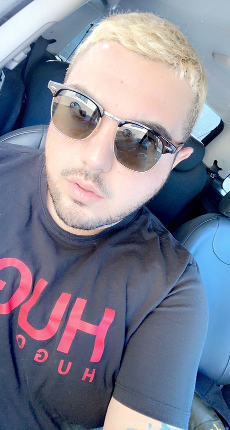 Photo nue de fuite OnlyFans de James