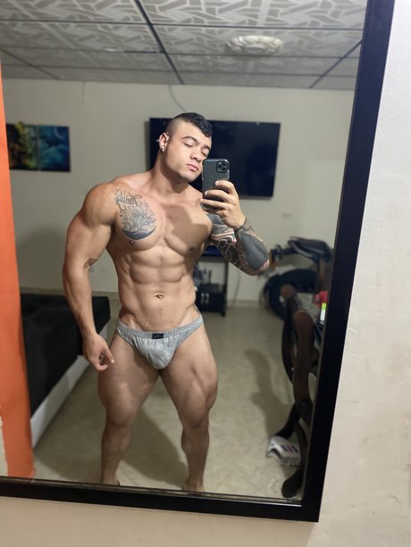 Photo nue de fuite OnlyFans de Miguel Ngel Saenz