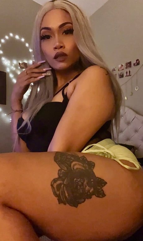 Photo nue de fuite OnlyFans de Mio