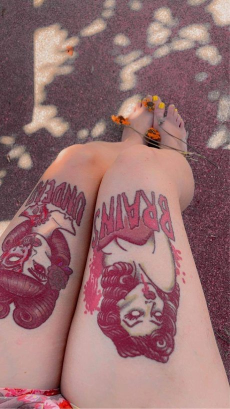 Photo nue de fuite OnlyFans de Ophelia With The Cute Feet 