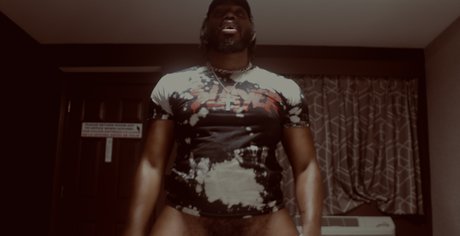 Photo nue de fuite OnlyFans de Phxntm