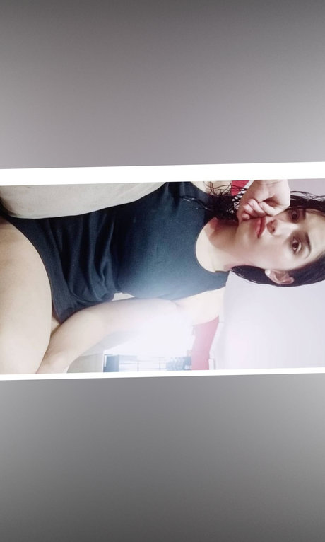 Photo nue de fuite OnlyFans de Gnesis