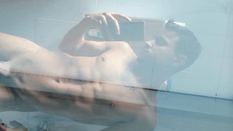 Photo nue de fuite OnlyFans de Matheus Salvatore  Free