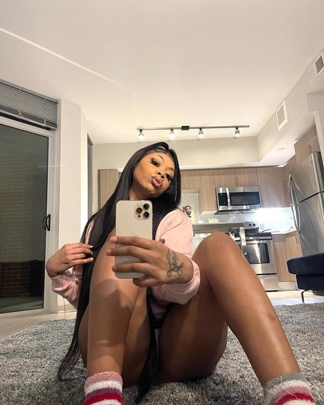 Photo nue de fuite OnlyFans de Mindyofficial