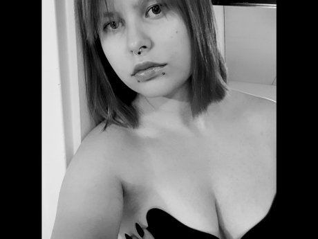 Photo nue de fuite OnlyFans de Gothfulaspentress