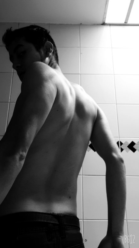 Photo nue de fuite OnlyFans de Santiago