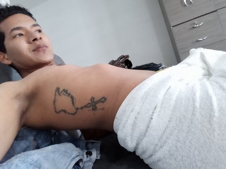 Photo nue de fuite OnlyFans de Santiago Yaima