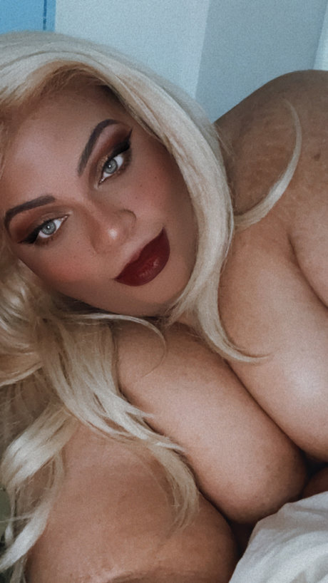 Photo nue de fuite OnlyFans de Olivia