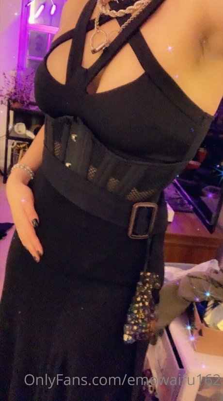 Photo nue de fuite OnlyFans de Emowaifu162