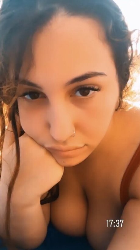 Photo nue de fuite OnlyFans de Alessiabarbarossa