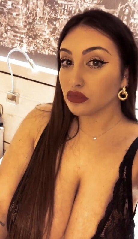 Photo nue de fuite OnlyFans de Alessiabarbarossa