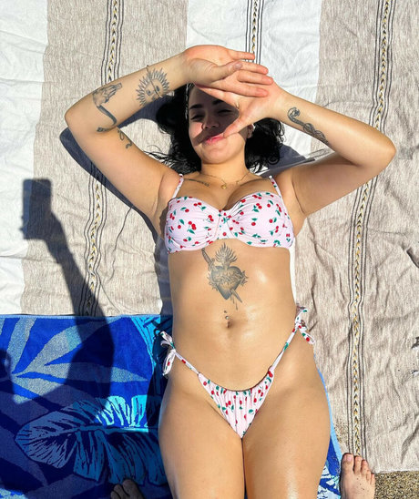 Photo nue de fuite OnlyFans de Selenaxoxoxo Marian