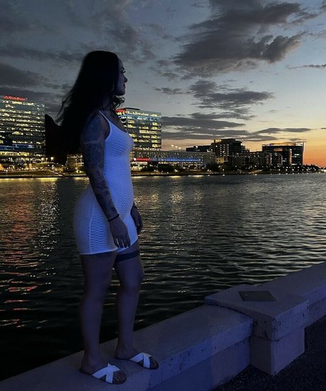 Photo nue de fuite OnlyFans de Lalawlsn