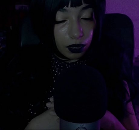 Photo nue de fuite OnlyFans de Aiko Asmr