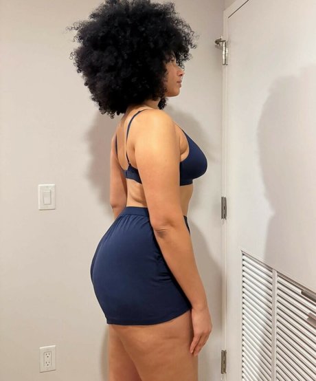 Photo nue de fuite OnlyFans de Shadia Ampadu
