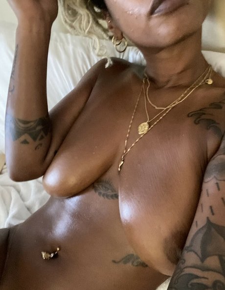 Photo nue de fuite OnlyFans de Softnunu
