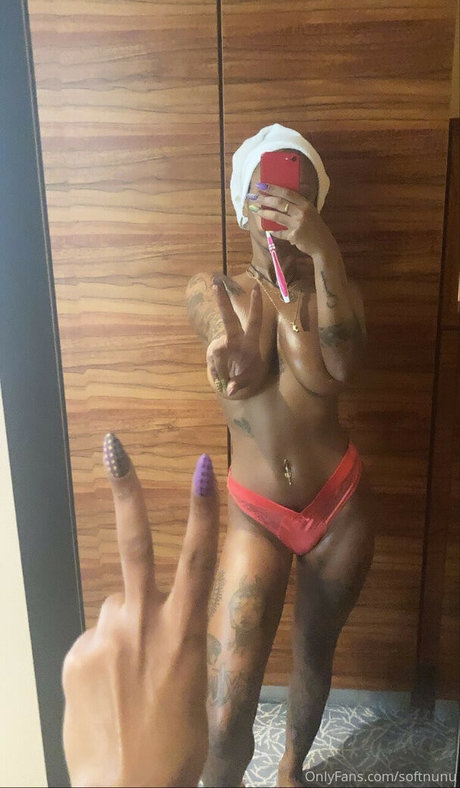 Photo nue de fuite OnlyFans de Softnunu