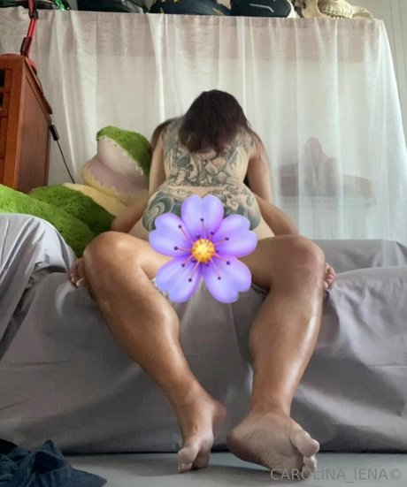 Photo nue de fuite OnlyFans de Carolinaiena