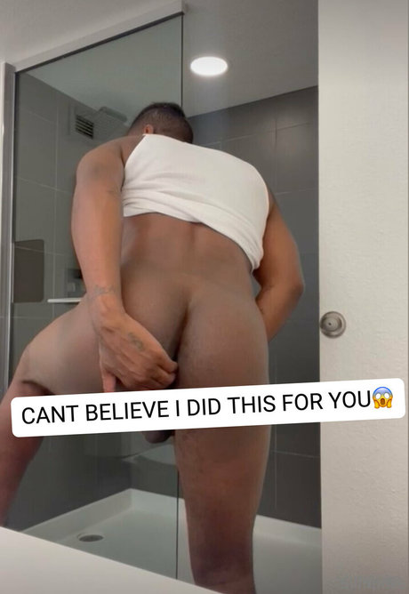 Photo nue de fuite OnlyFans de Slimsclubhousepov