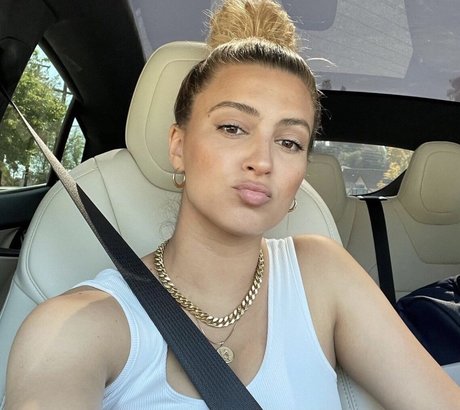 Tori Kelly