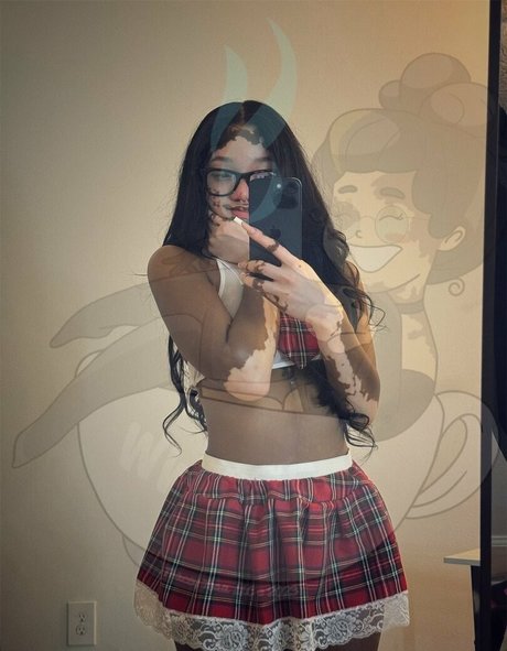 Photo nue de fuite OnlyFans de Curiousiteaaa