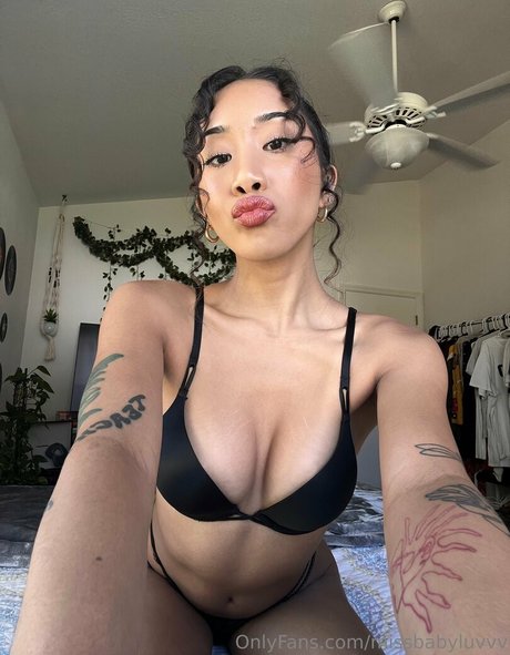 Photo nue de fuite OnlyFans de Uluvzella