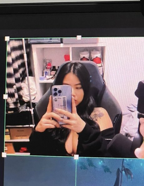 Photo nue de fuite OnlyFans de Missyboba