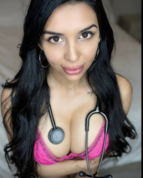 Photo nue de fuite OnlyFans de Camilavalentinaxo
