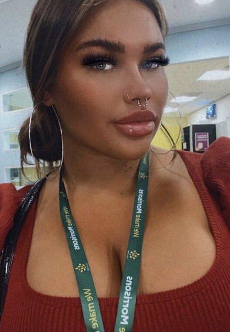 Nicole Barker