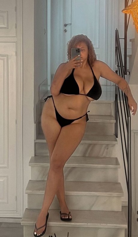 Photo nue de fuite OnlyFans de Mahalia