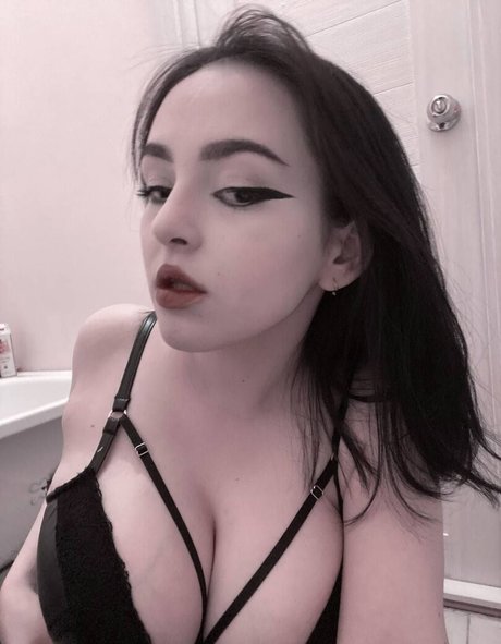 Photo nue de fuite OnlyFans de Codependency