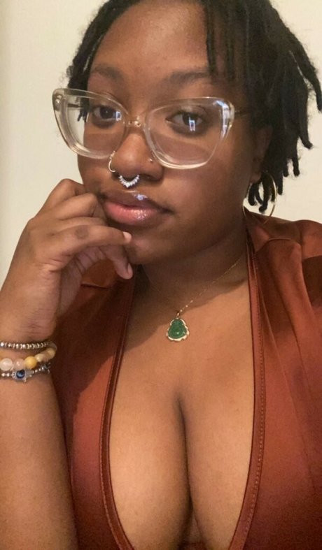 Photo nue de fuite OnlyFans de Blaxkbunny