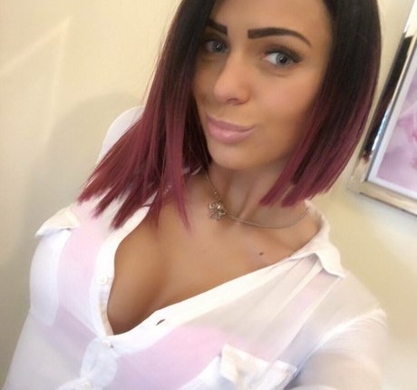 Photo nue de fuite OnlyFans de Iasmina Roxana