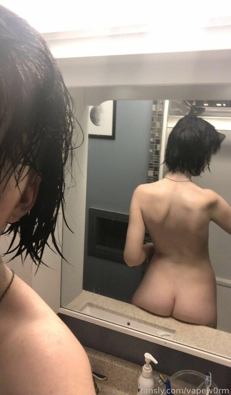 Photo nue de fuite OnlyFans de Vapew0rm