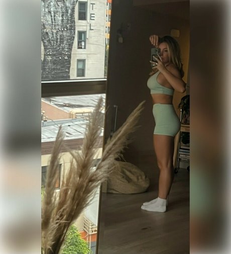 Photo nue de fuite OnlyFans de Belle Warren