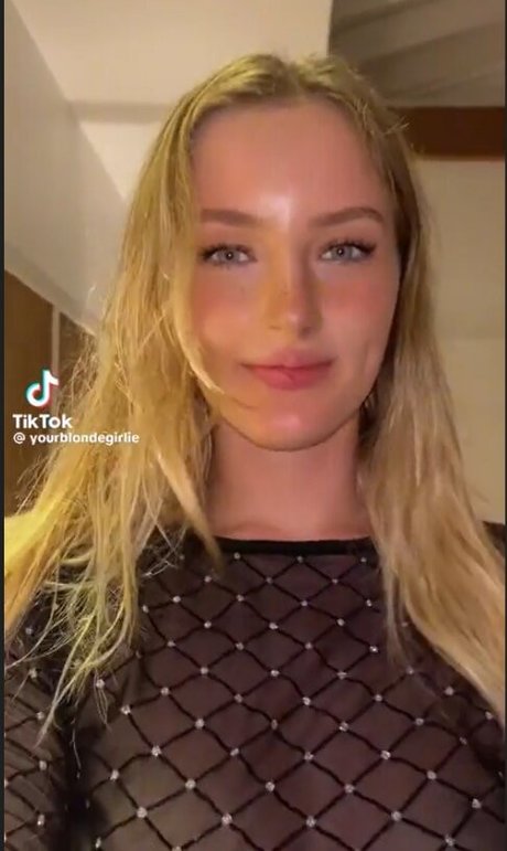 Photo nue de fuite OnlyFans de Yourblondegirlie