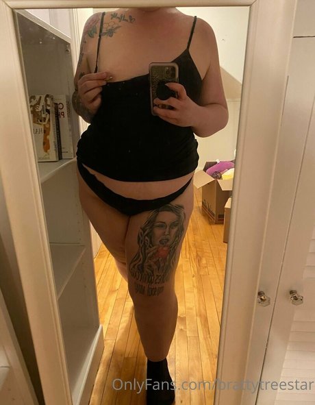 Photo nue de fuite OnlyFans de Brattytreestar