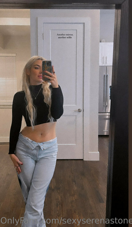 Photo nue de fuite OnlyFans de Snowyserenasummers