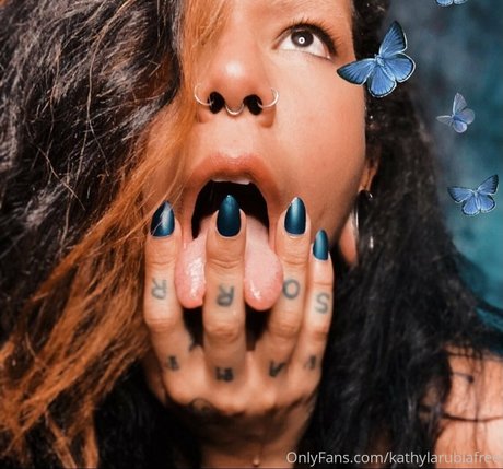 Photo nue de fuite OnlyFans de Spanishxbarbiiefree