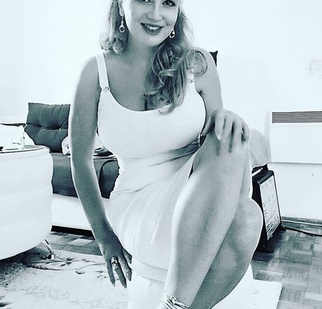 Photo nue de fuite OnlyFans de Berina Fati
