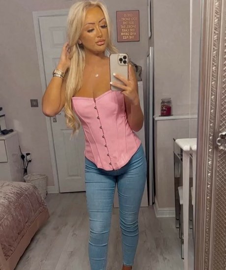 Photo nue de fuite OnlyFans de Lily Mcalpine