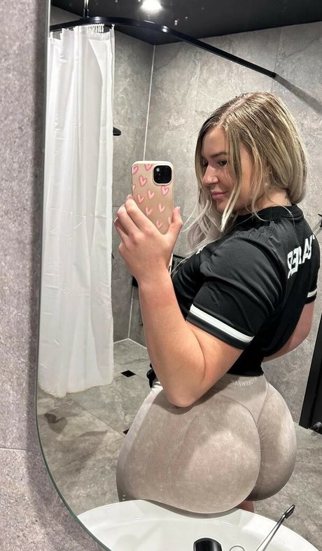 Photo nue de fuite OnlyFans de Nikita Simpson