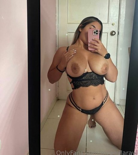 Photo nue de fuite OnlyFans de Maria Camila Ravi