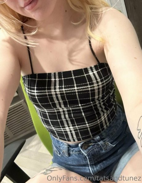 Photo nue de fuite OnlyFans de Tatsandtunez