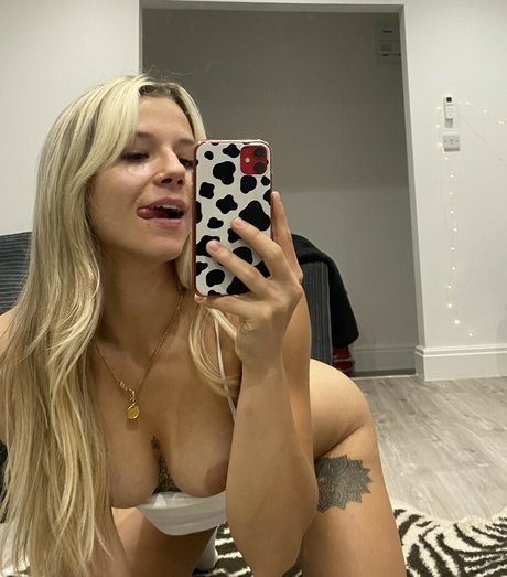 Photo nue de fuite OnlyFans de Harleysinn