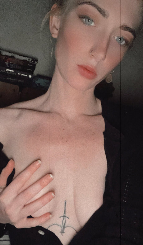 Photo nue de fuite OnlyFans de Scarletttjay