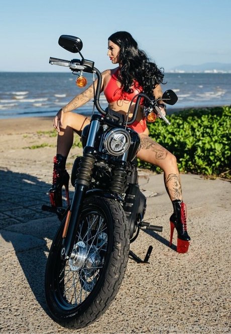 Photo nue de fuite OnlyFans de Sizzorsister