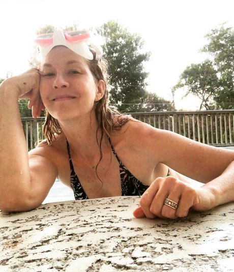 Photo nue de fuite OnlyFans de Jenna Elfman